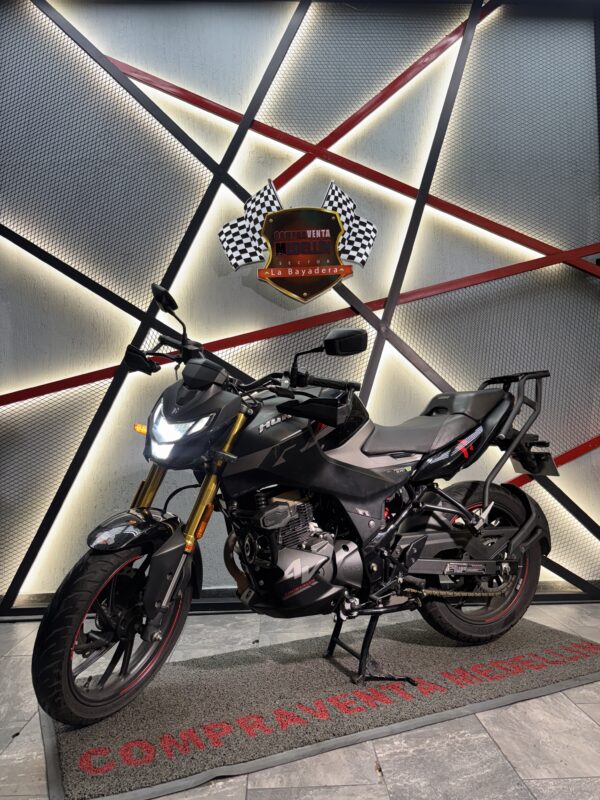 HERO HUNK 160 4V COMO NUEVA
