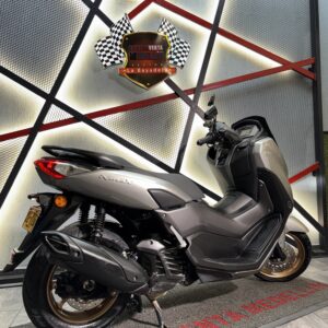 AUTOMATICA NMAX CONNECT 155 COMO NUEVA