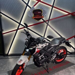 YAMAHA MT 15