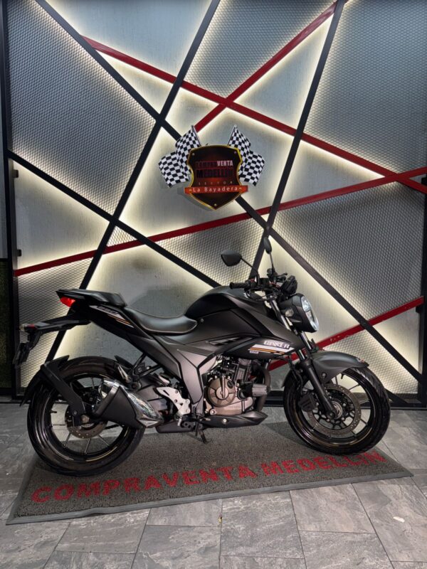 SUZUKI GIXXER 250 COMO NUEVA - Image 8