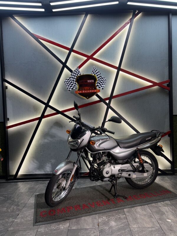 BOXER CT 100 ES SPOKE COMO NUEVA