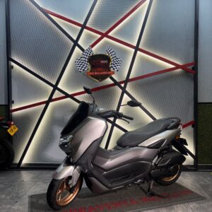 AUTOMATICA NMAX CONNECT 155 COMO NUEVA