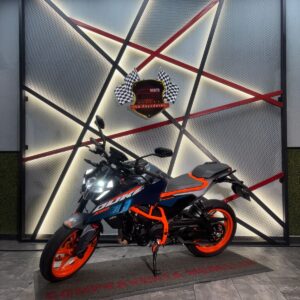KTM DUKE 390 COMO NUEVA DOS MESES DE USO