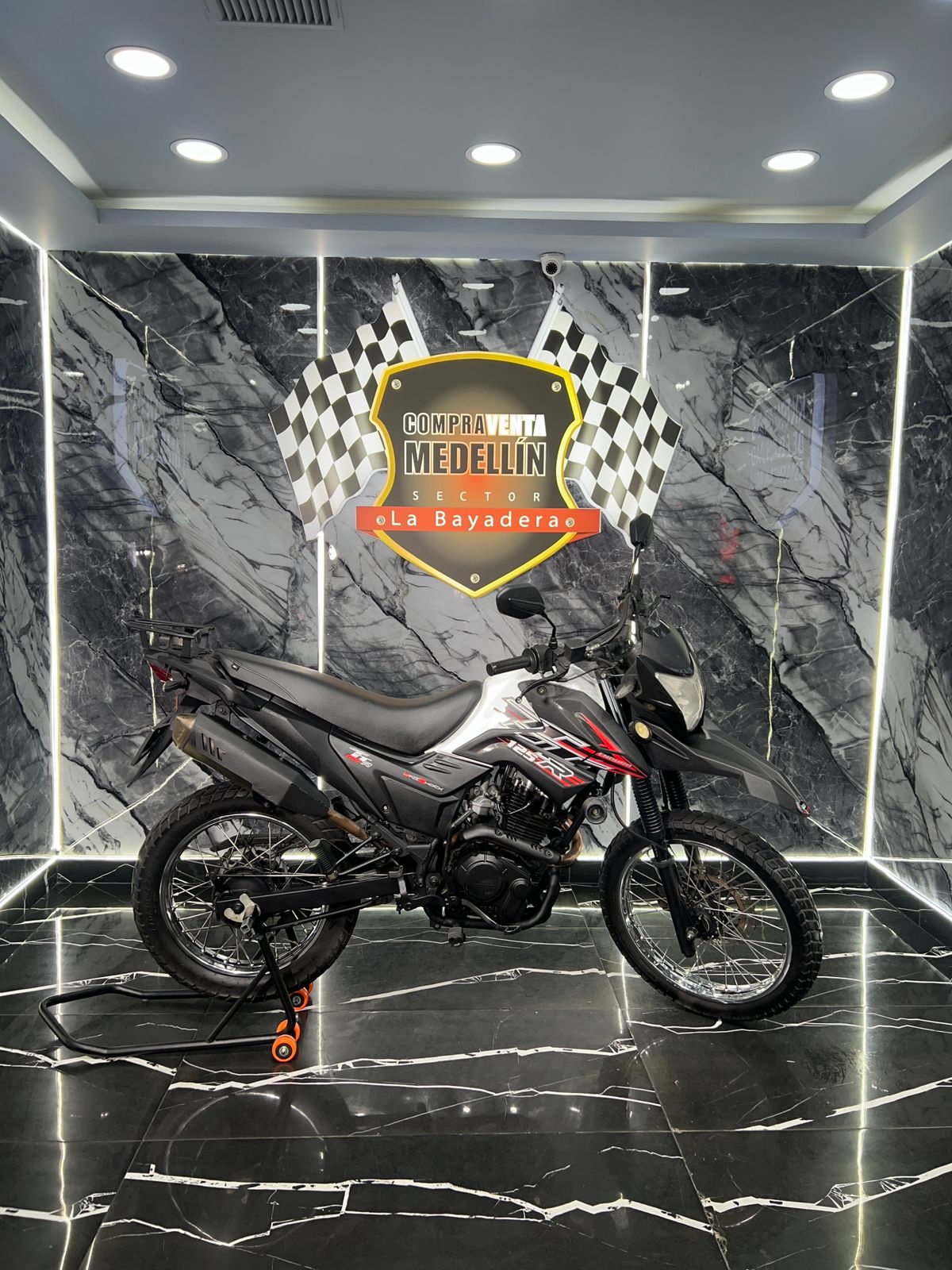 AKT TT 125 BR