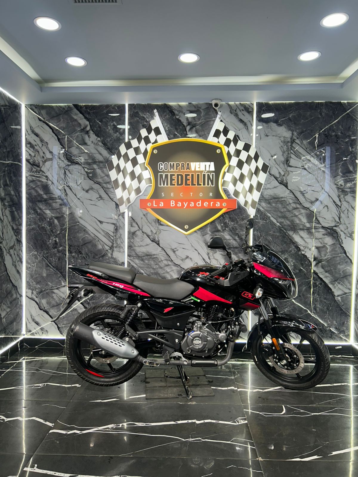 PULSAR 180 FI NEON - Image 5