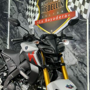 YAMAHA MT 15 COMO NUEVA