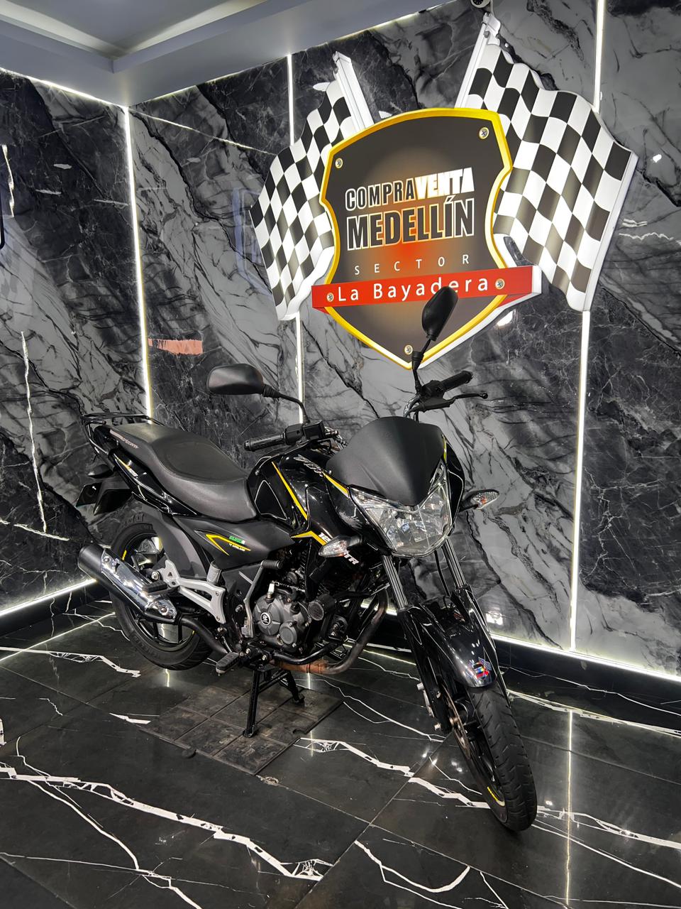 DISCOVER 125 ST COMO NUEVA - Image 8