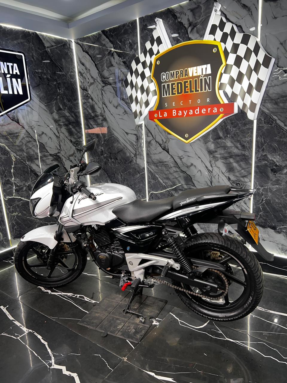 PULSAR 220 SPORT - Image 5