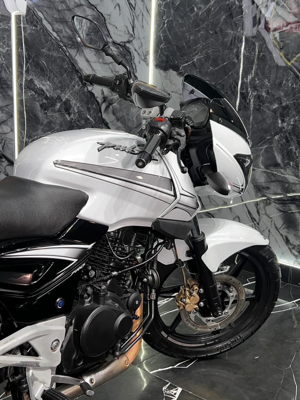 PULSAR 220 SPORT - Image 3