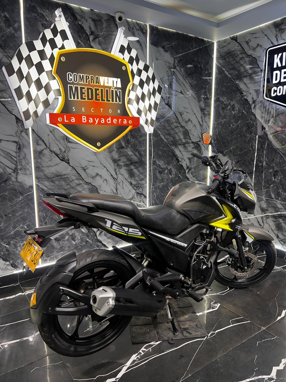 AKT CR4 125 EIII COMO NUEVA - Image 5