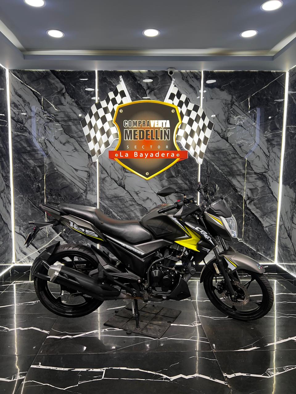 AKT CR4 125 EIII COMO NUEVA