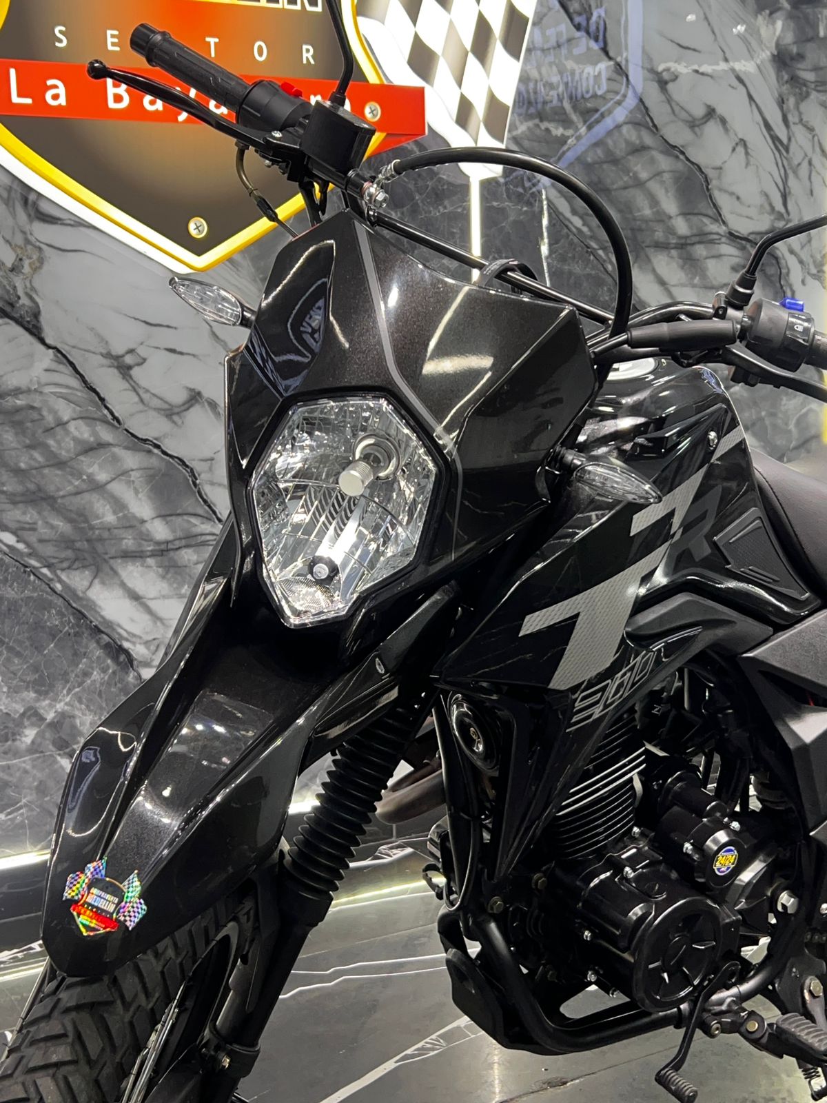 AKT TT 200 TTR EIII - Image 2