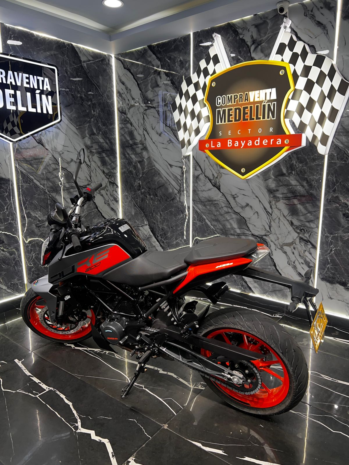 KTM DUKE 200 NG COMO NUEVA - Image 9