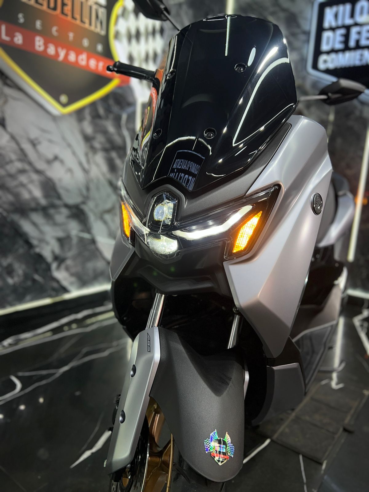 AUTOMATICA NMAX CONNECT 155 V3 2 MESES DE USO - Image 2