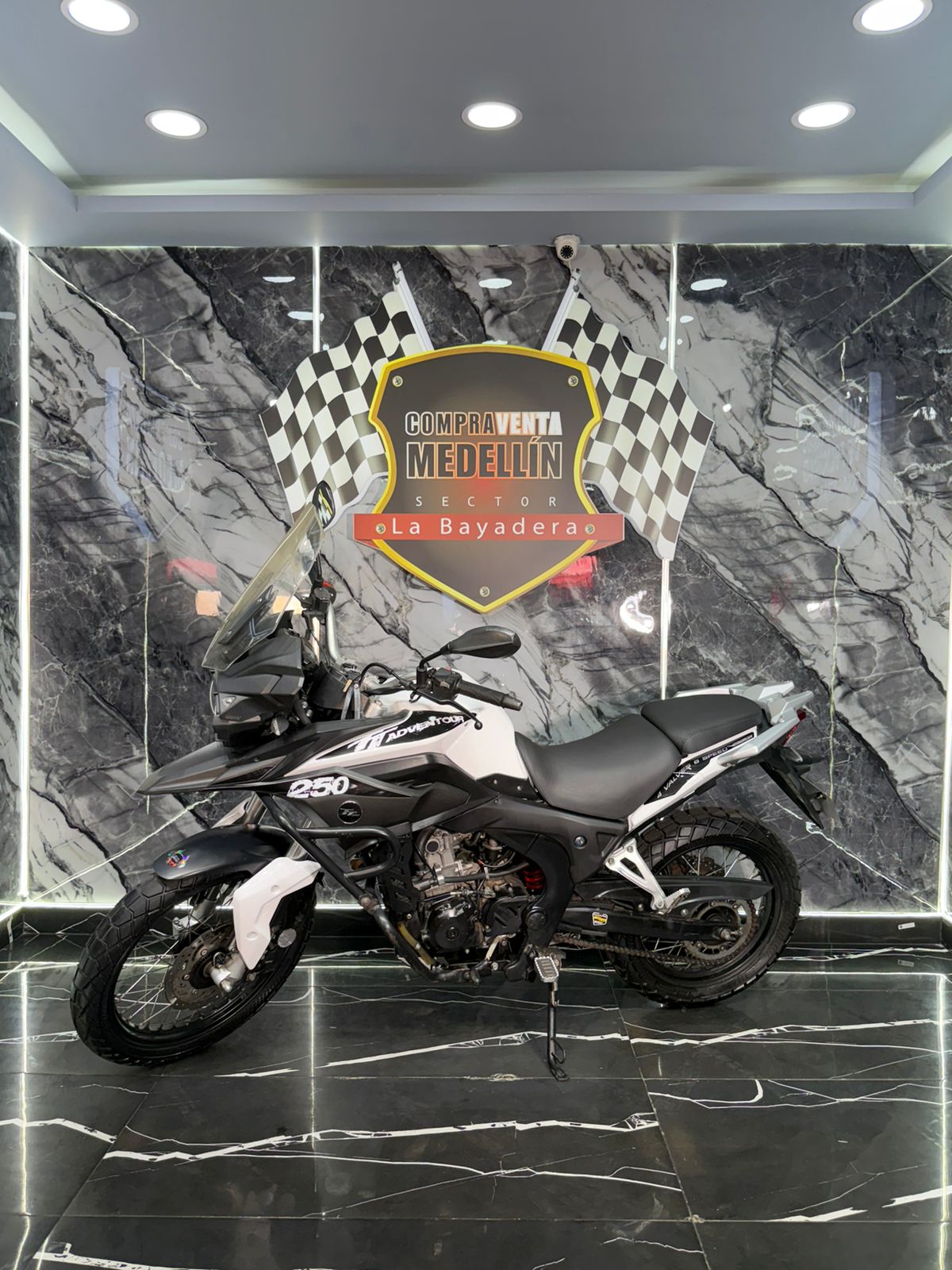 AKT TT ADVENTURE 250 FI