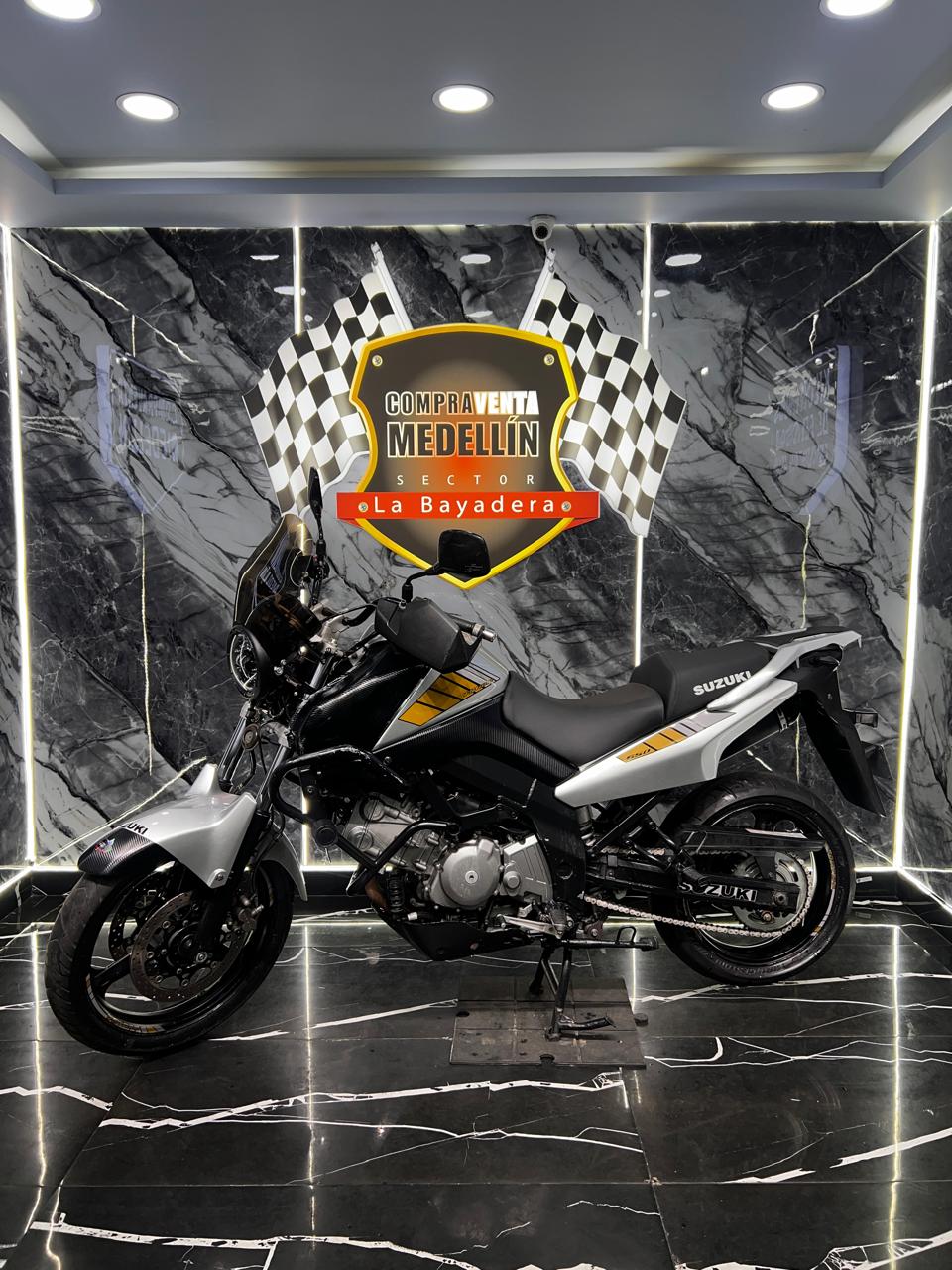 SUZUKI VSTROM 650 - Image 4