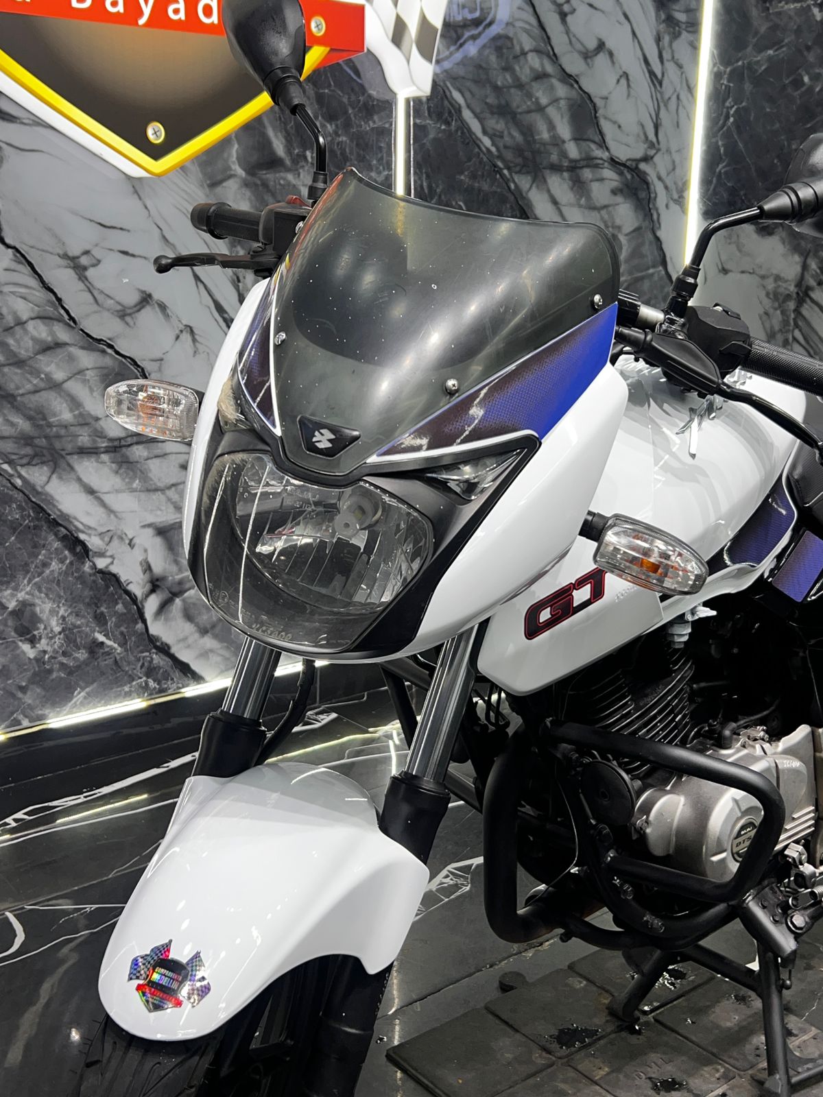 PULSAR 180 UG GT - Image 2