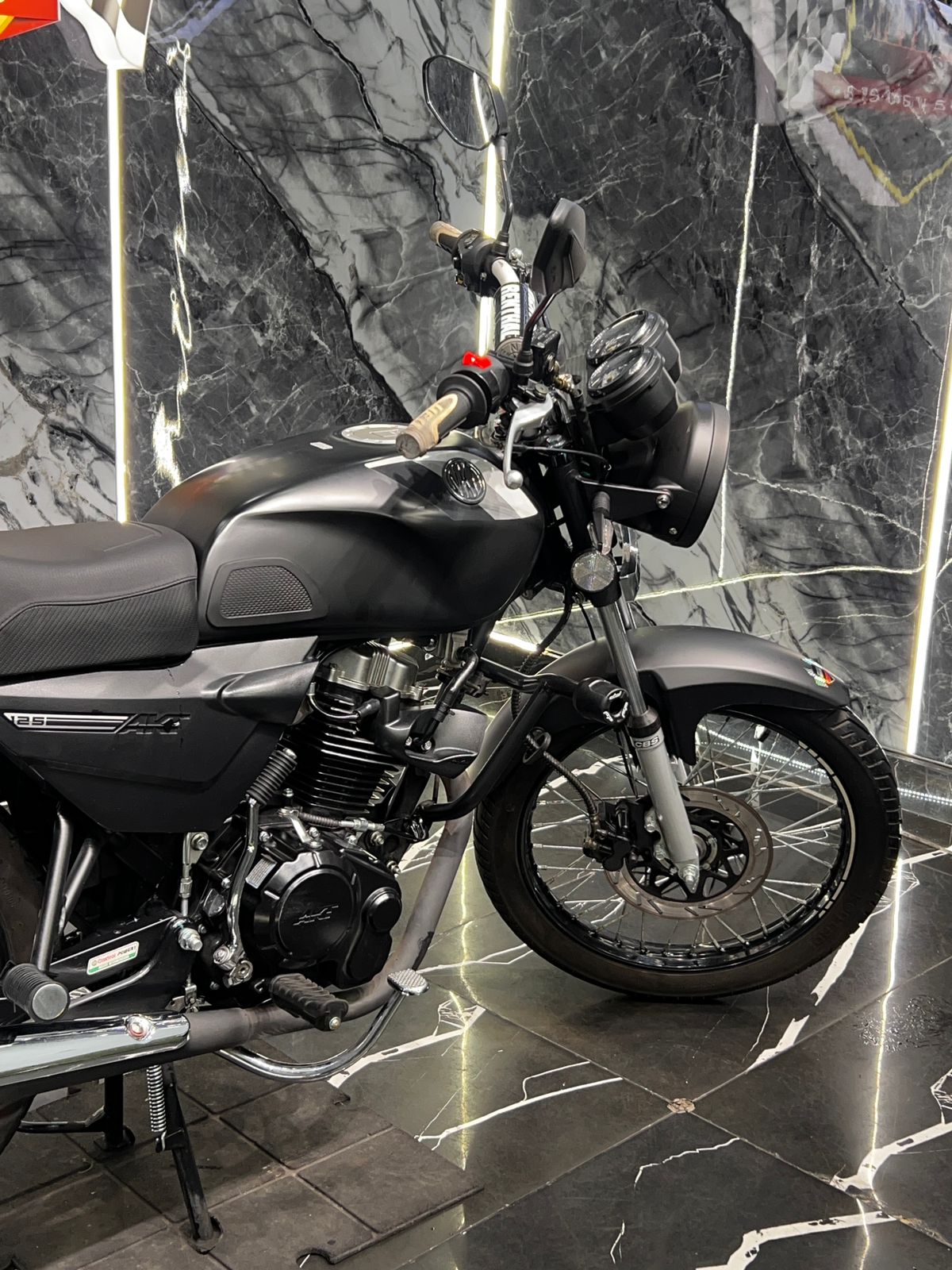 NKD 125 EIII COMO NUEVA - Image 6