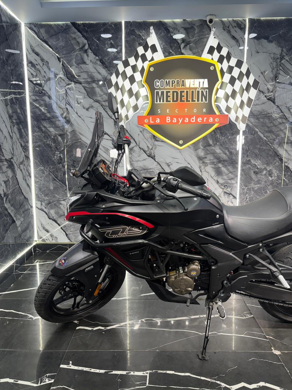 AKT VOGE 300 DS COMO NUEVA - Image 7