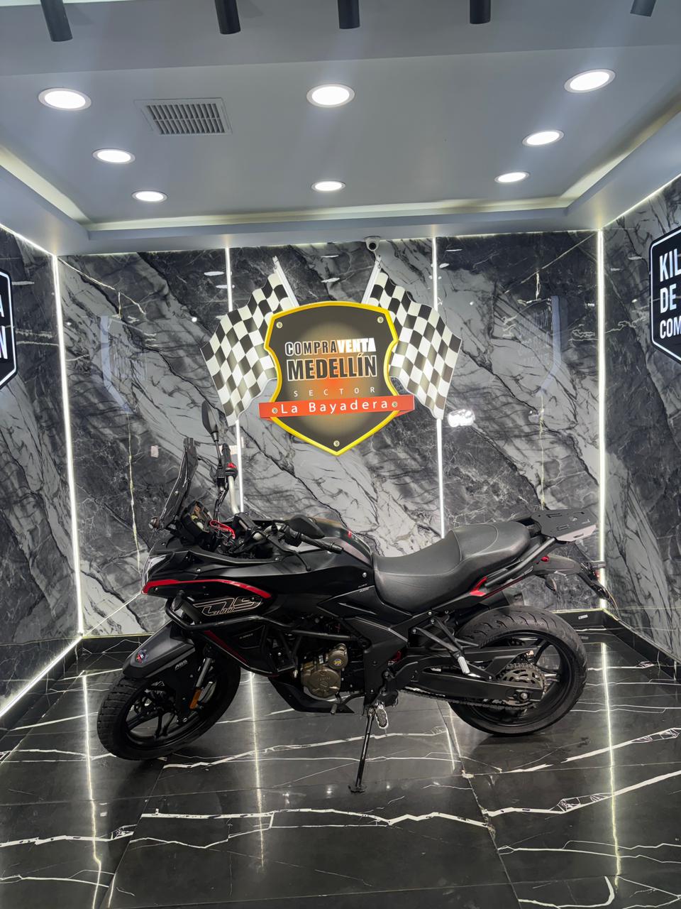 AKT VOGE 300 DS COMO NUEVA - Image 8