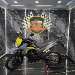 AKT TT 200 TTR EIII COMO NUEVA