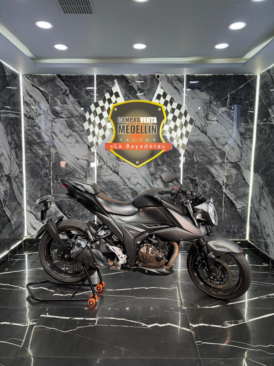 SUZUKI GIXXER 250 - Image 3