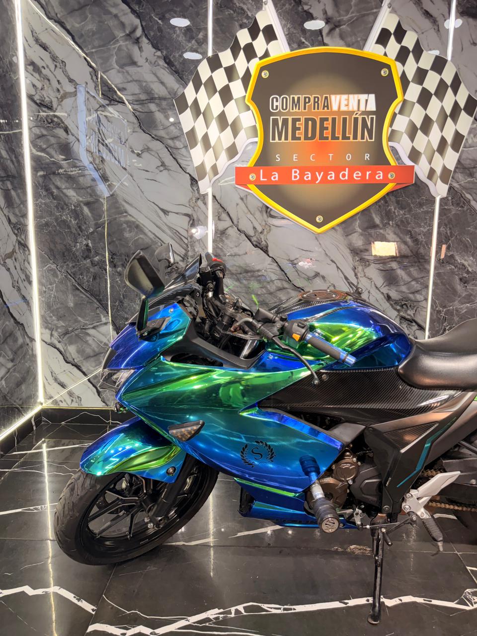 SUZUKI GIXXER 250 SF CON CARENAJE - Image 10