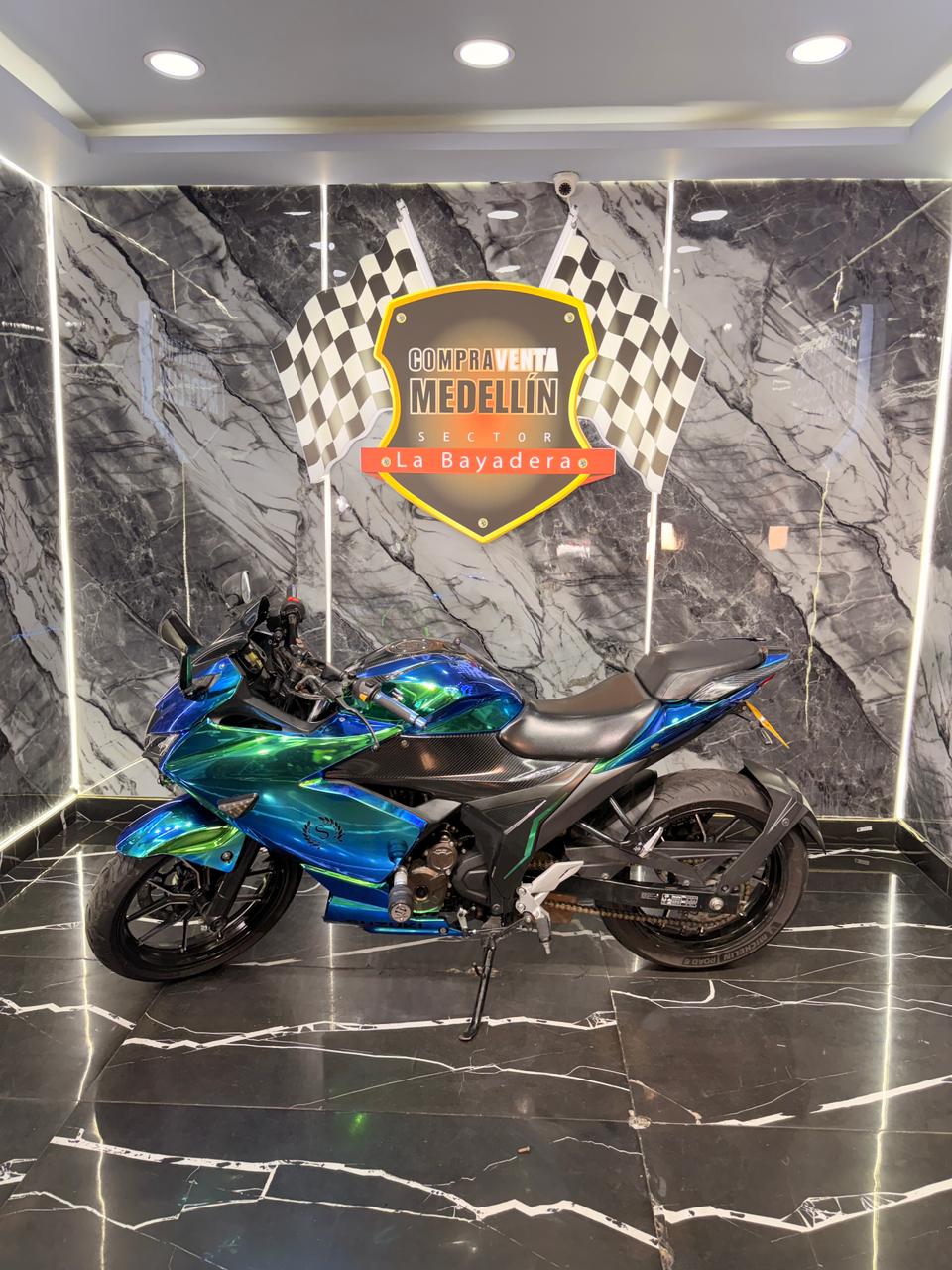 SUZUKI GIXXER 250 SF CON CARENAJE - Image 11