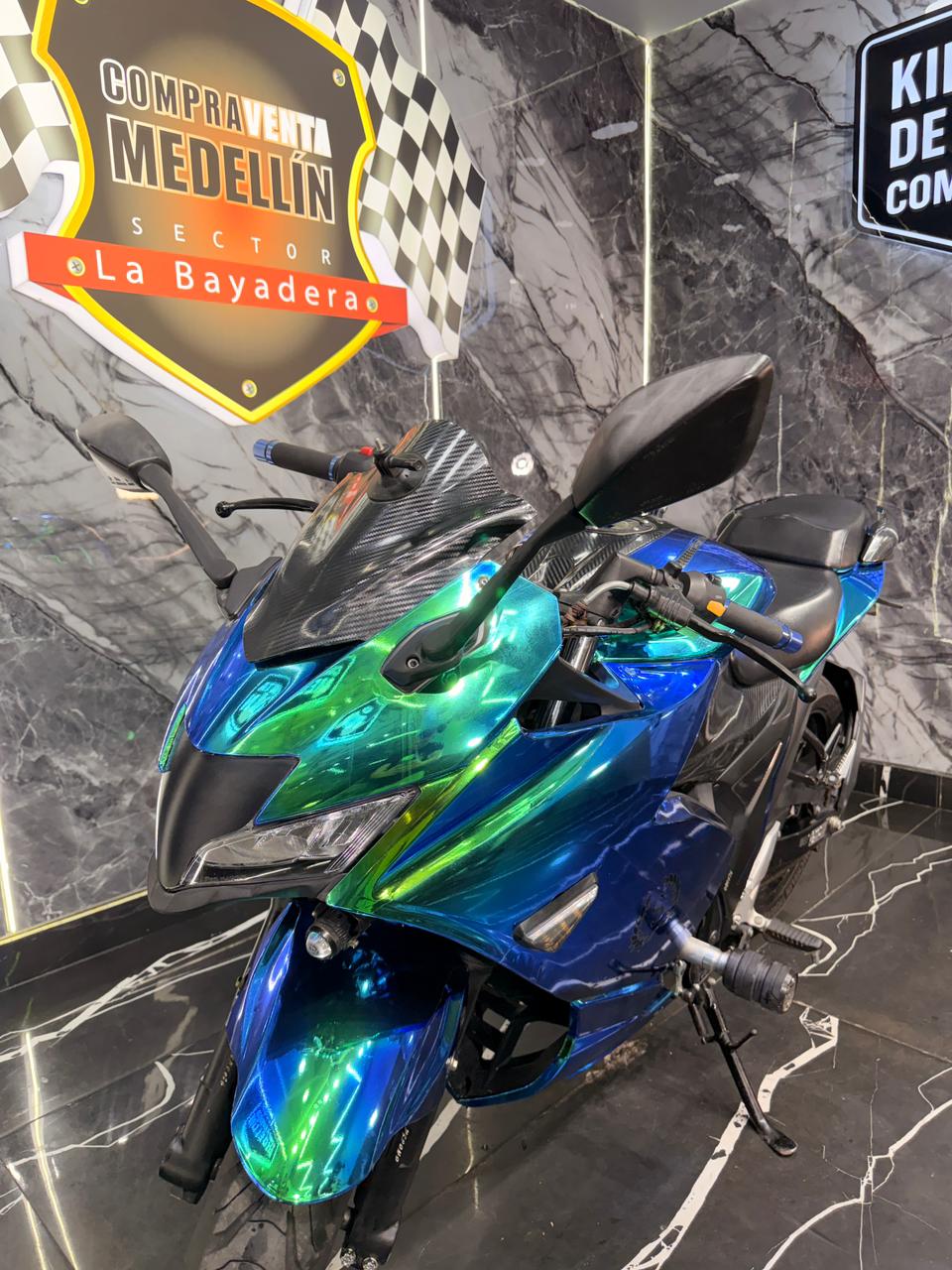 SUZUKI GIXXER 250 SF CON CARENAJE - Image 5