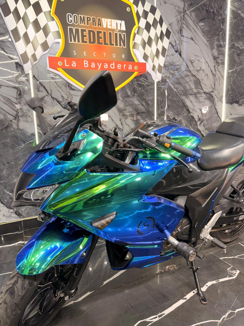 SUZUKI GIXXER 250 SF CON CARENAJE - Image 6