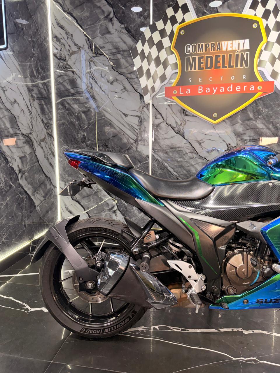 SUZUKI GIXXER 250 SF CON CARENAJE - Image 4