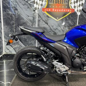 FZ 250 COMO NUEVA