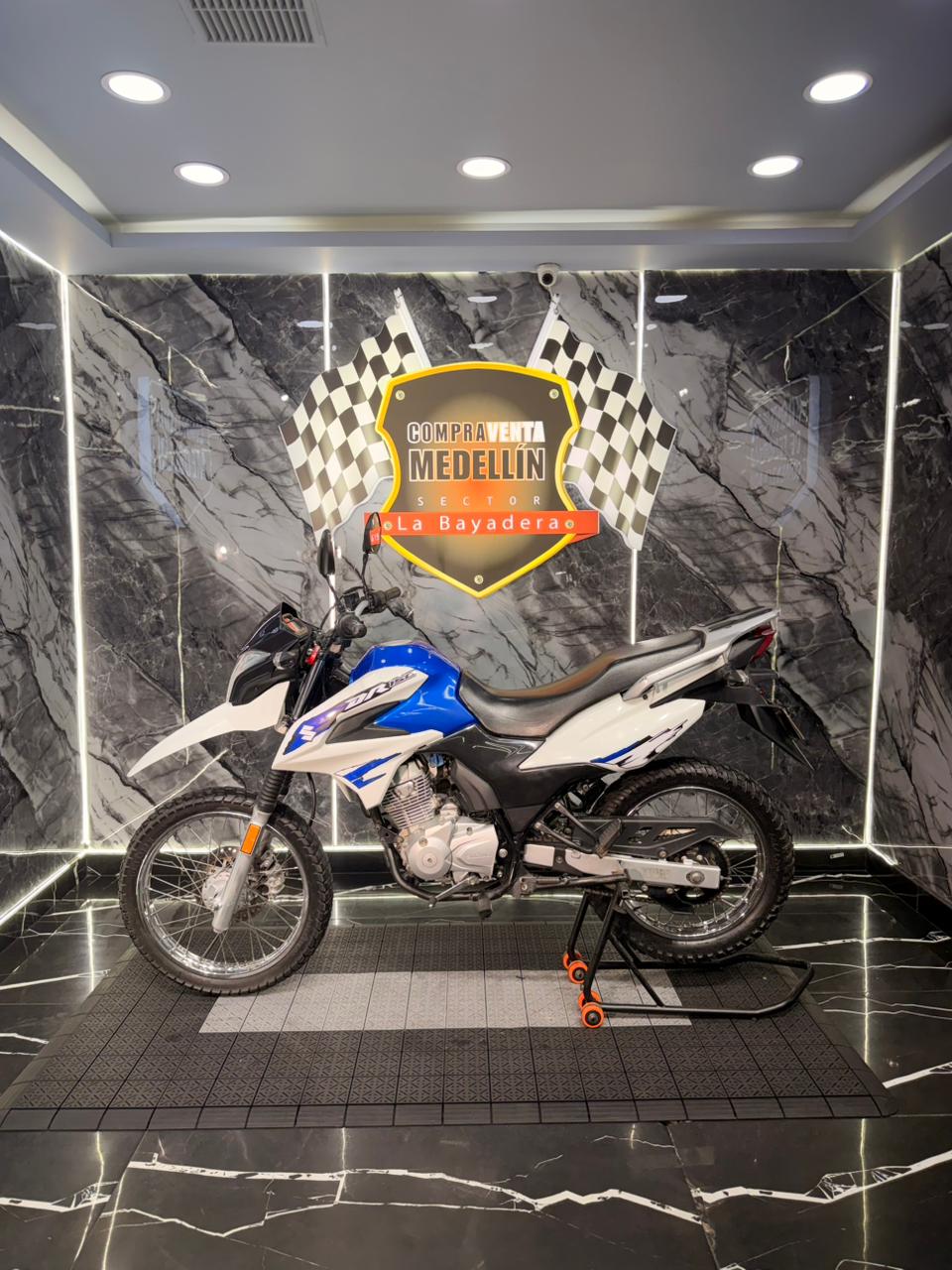 SUZUKI DR 150