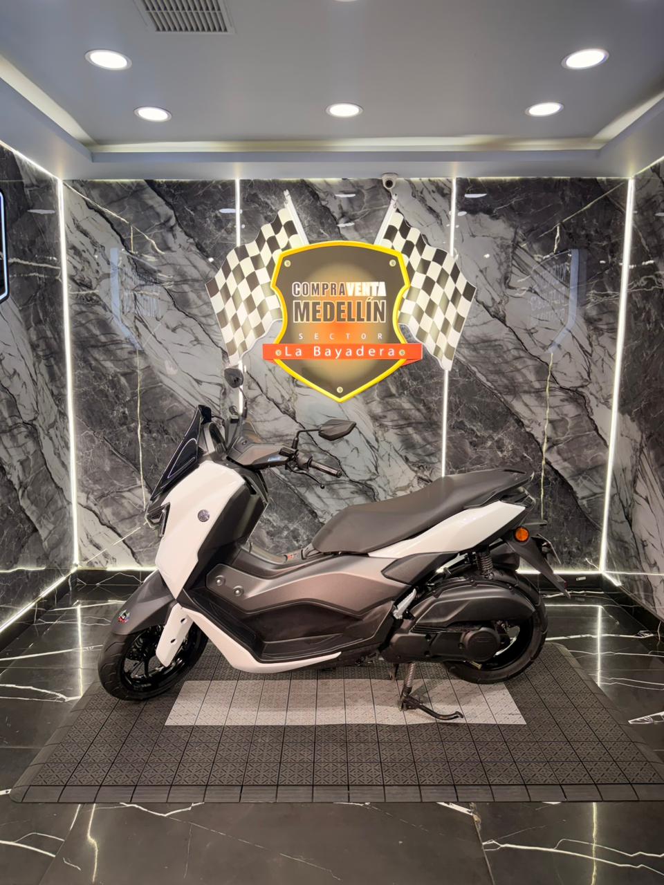 AUTOMATICA NMAX CONNECT 155 V3 COMO NUEVA
