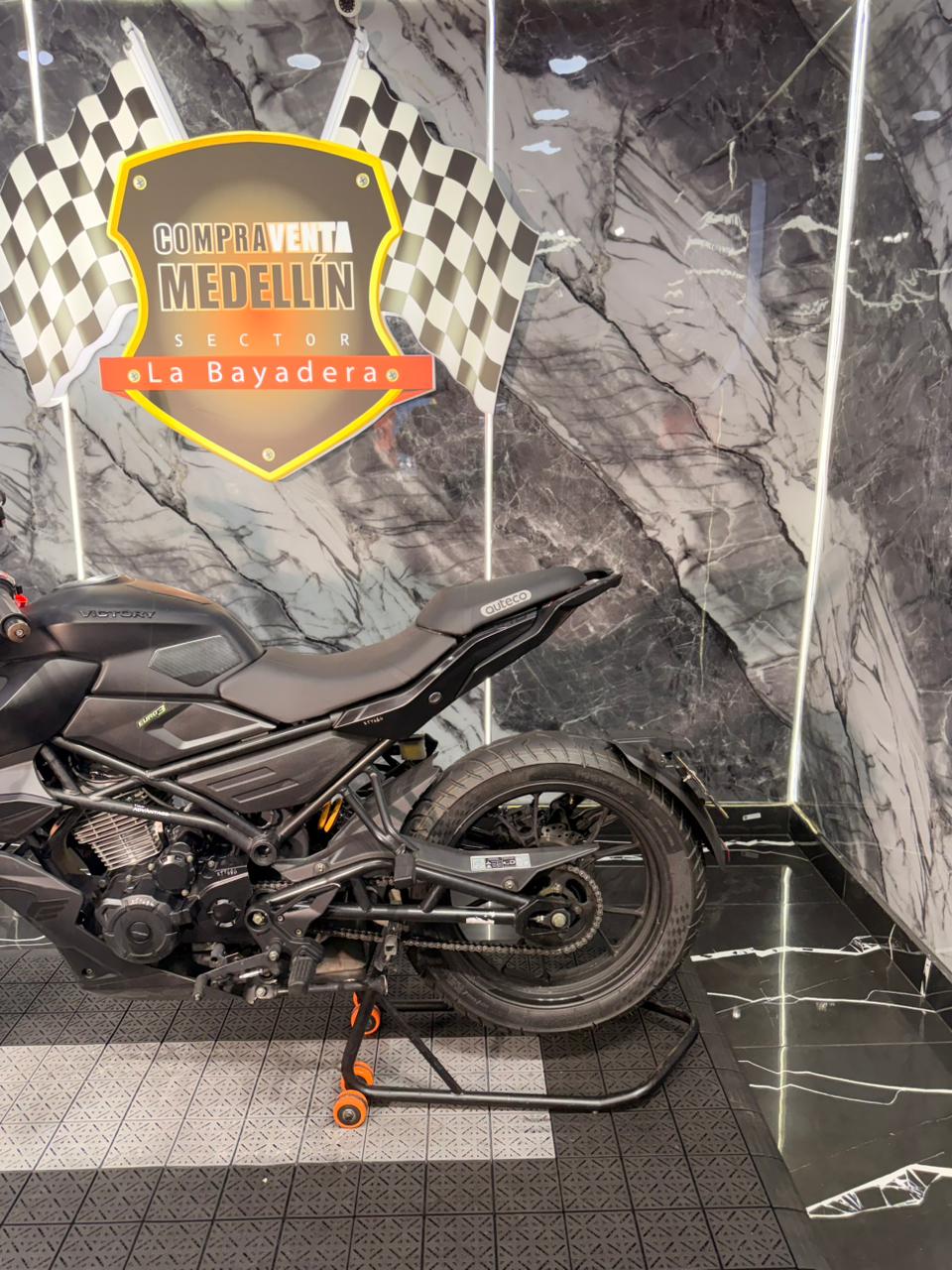 VICTORY VENOM 18 200 - Image 8