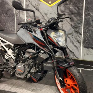 KTM DUKE 200