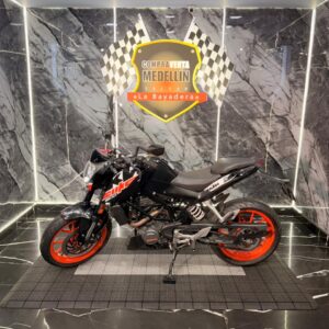 KTM DUKE 200