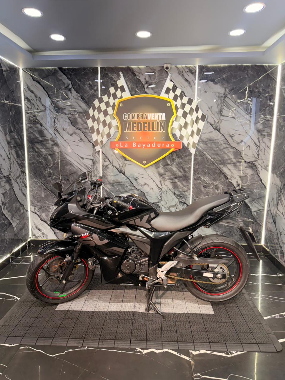 SUZUKI GIXXER 155 SF FI