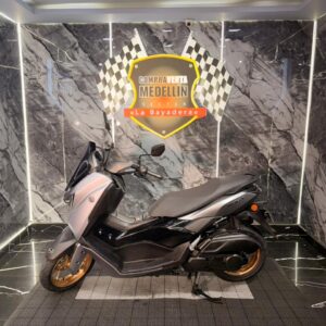 AUTOMATICA NMAX CONNECT 155 V3 COMO NUEVA