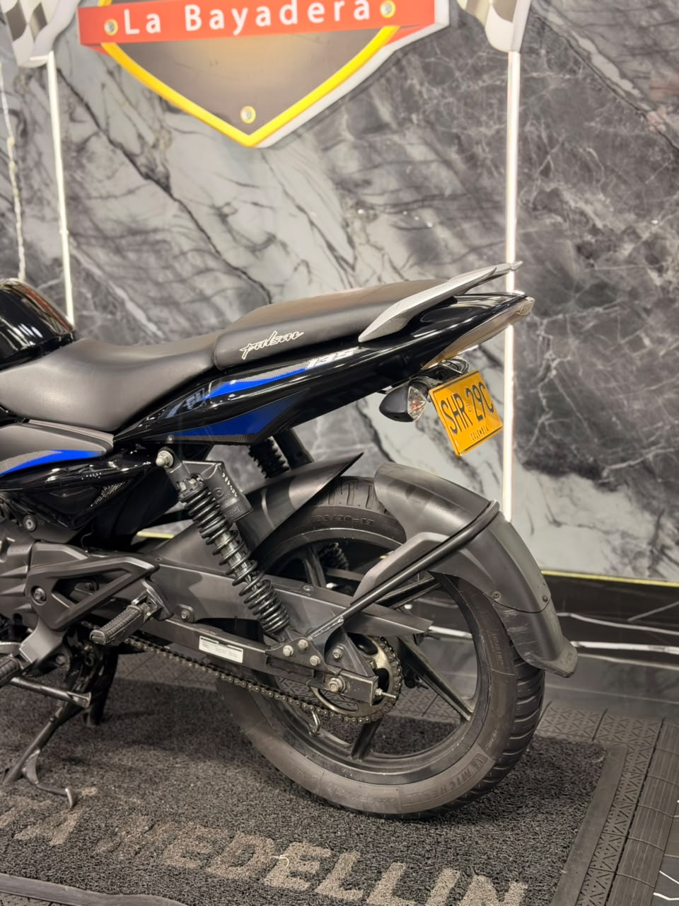 PULSAR 135 LS - Image 7