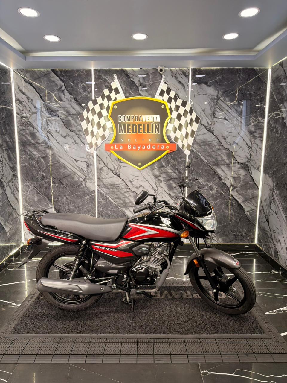 HONDA CB 100 COMO NUEVA