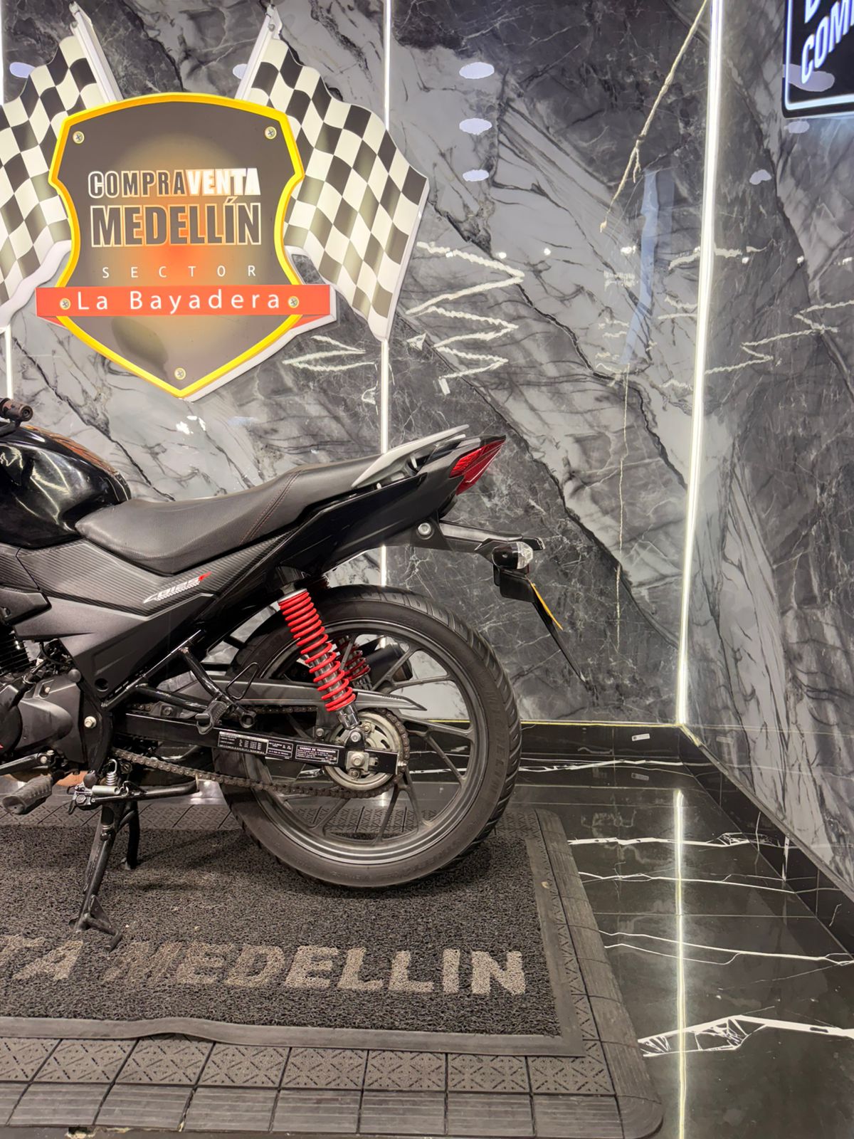 HONDA 125 CB F MAX E3 - Image 2