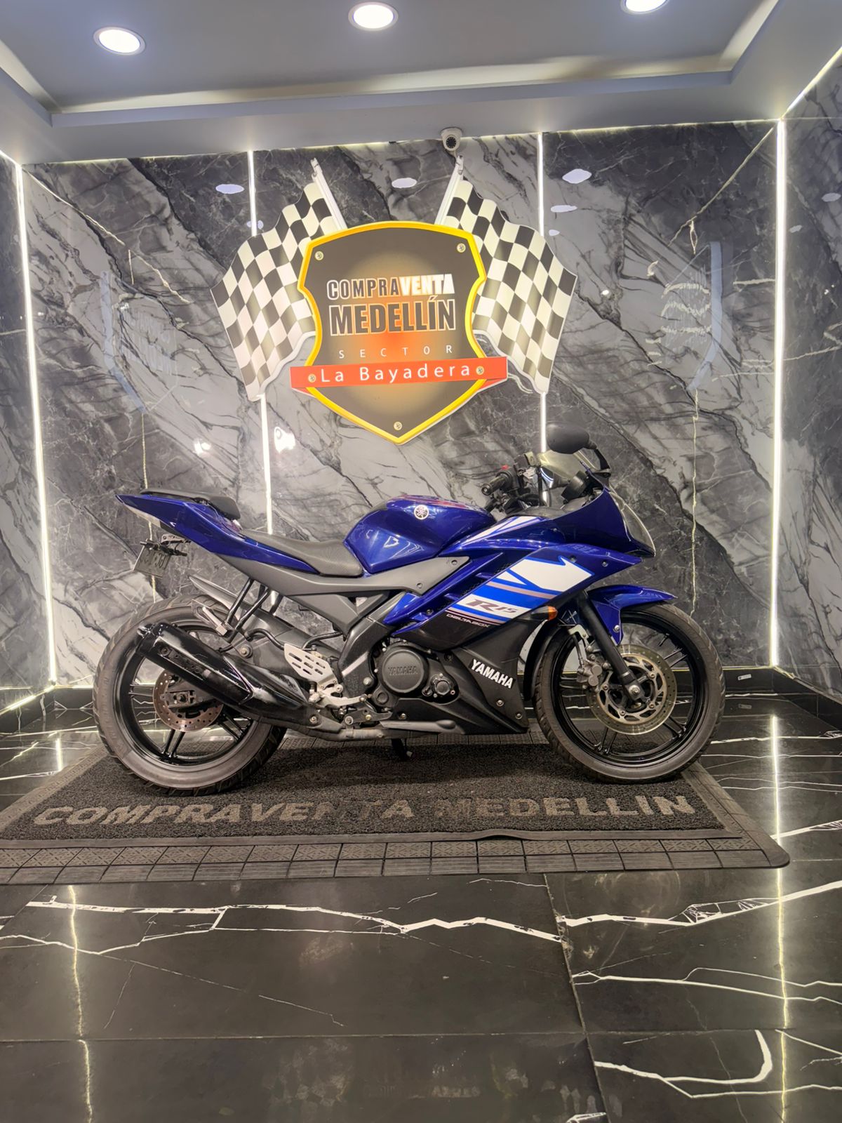 YAMAHA R15 - Image 7