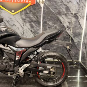 SUZUKI GIXXER 150