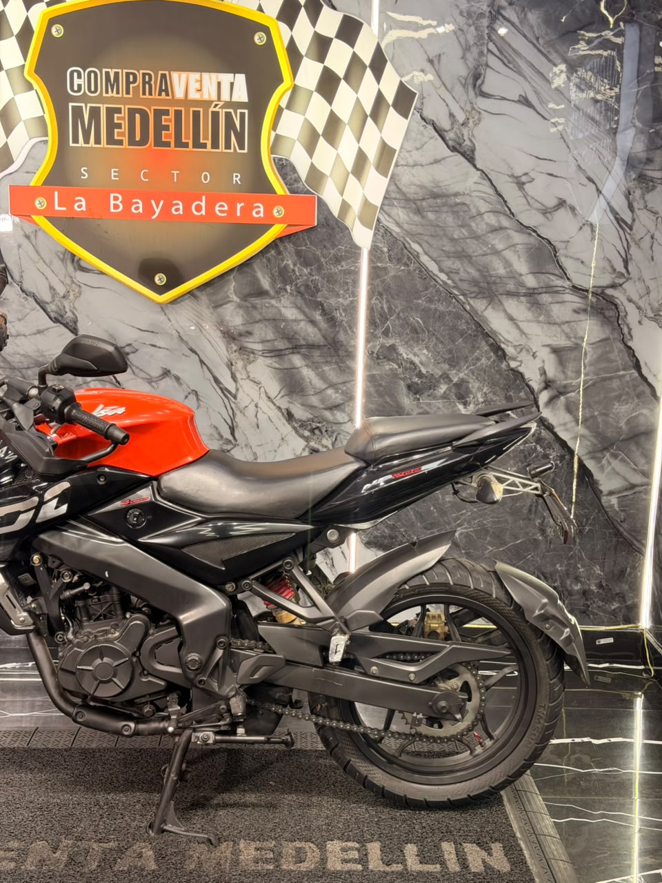 PULSAR 200 NS PRO - Image 8