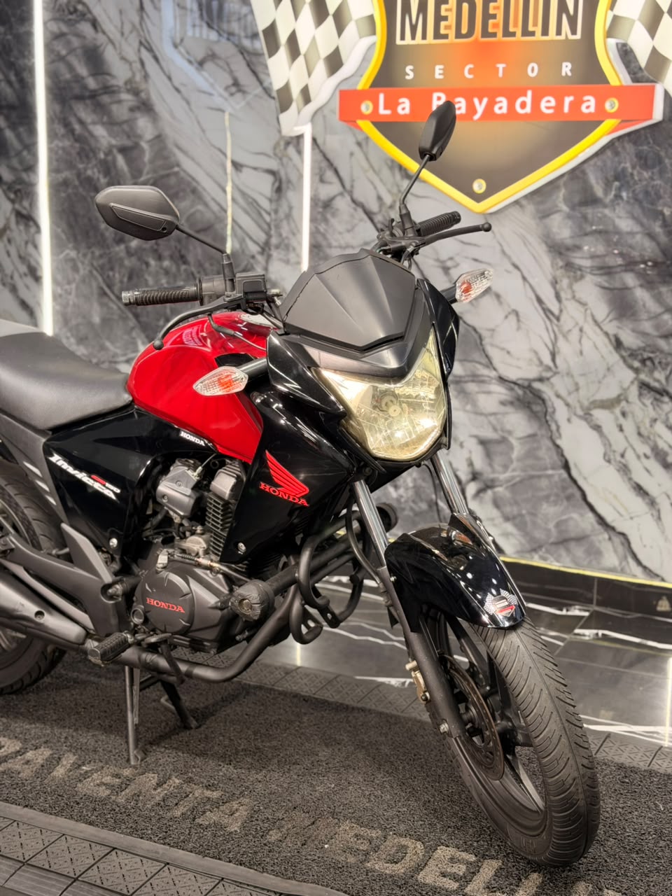 HONDA CB 150 INVICTA - Image 2