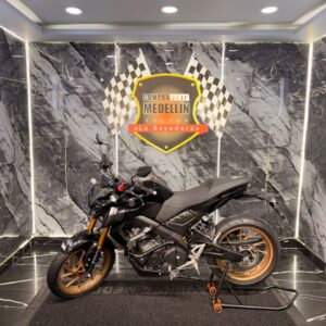 YAMAHA MT 15