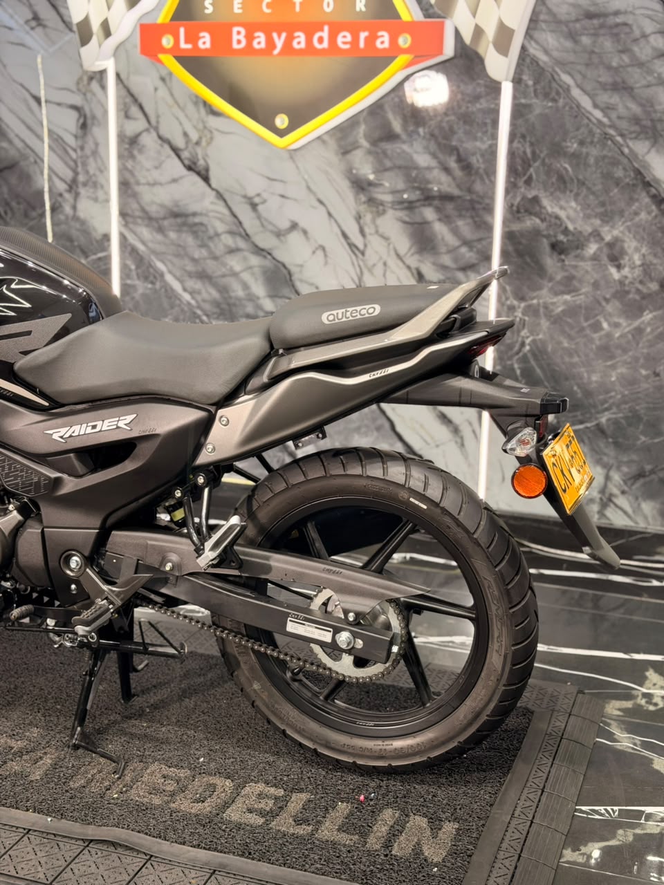 TVS RAIDER 125 COMO NUEVA - Image 8