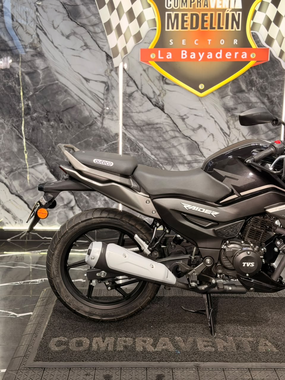 TVS RAIDER 125 COMO NUEVA - Image 7