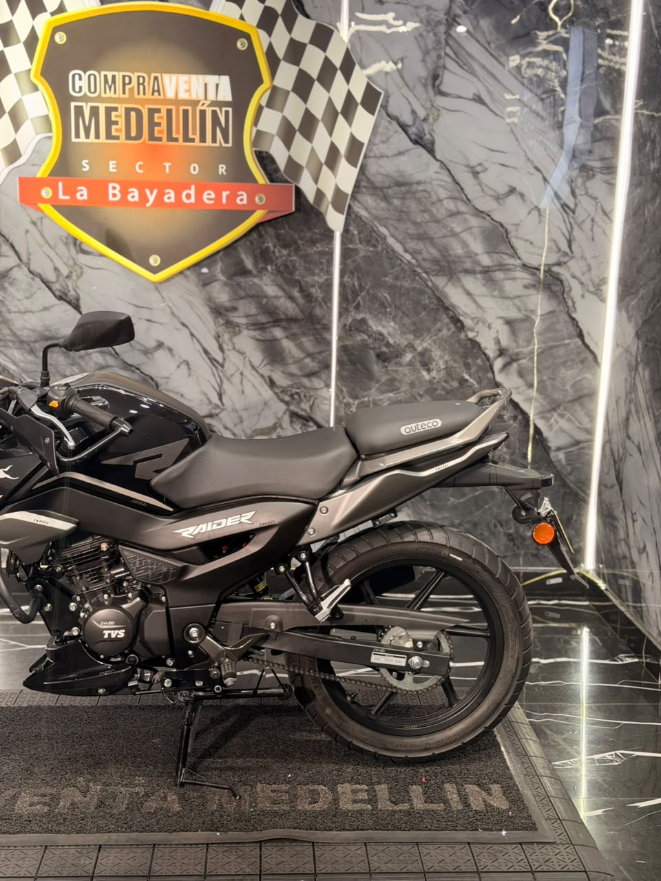 TVS RAIDER 125 COMO NUEVA - Image 2
